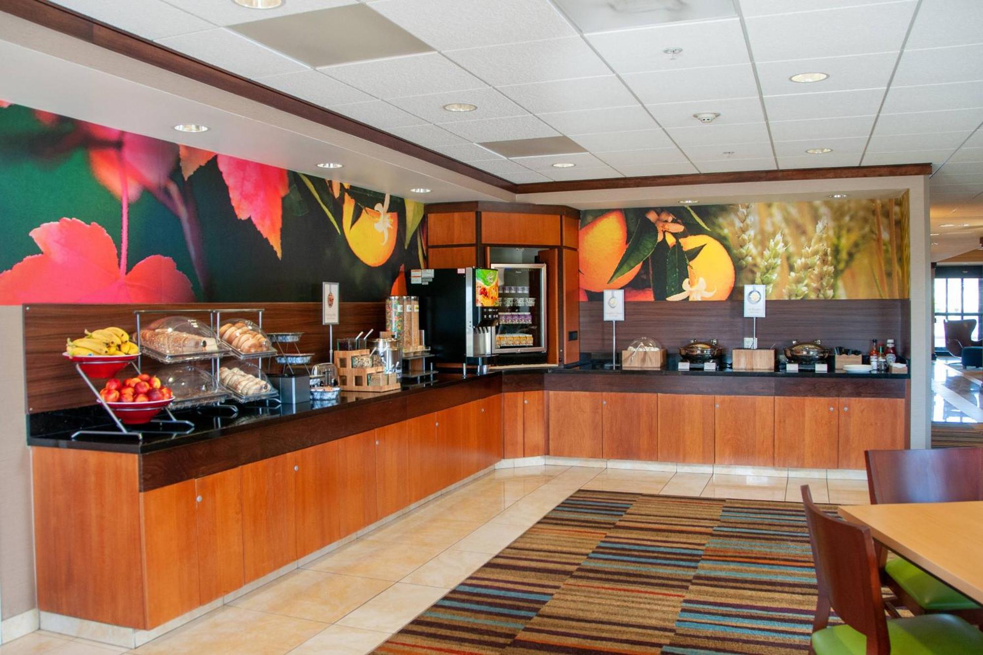 Fairfield And By Marriott North Air Force Academy Hotel 3*