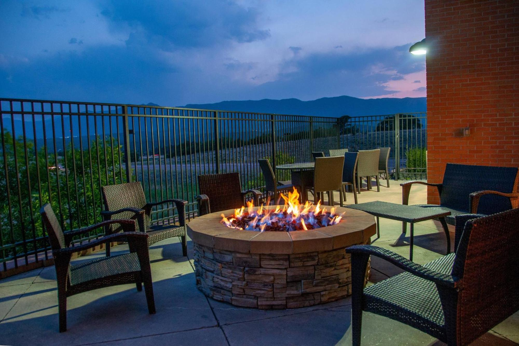 Fairfield And By Marriott Colorado Springs North Air Force Academy 3*